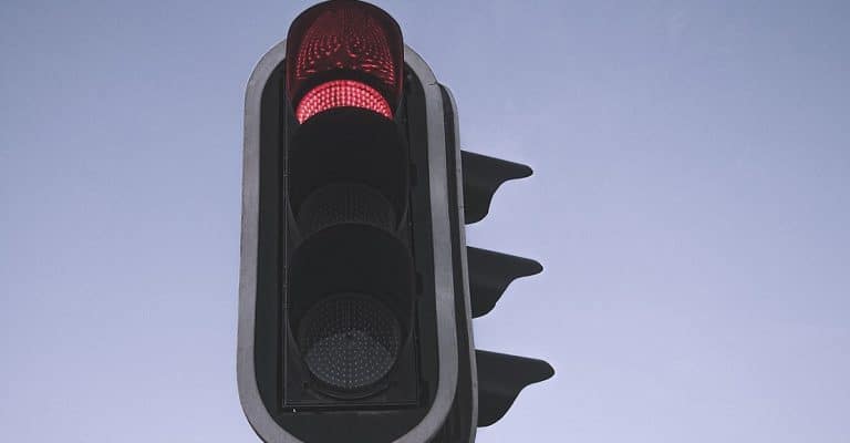 Lee más sobre el artículo Multa por saltarse un semáforo en rojo